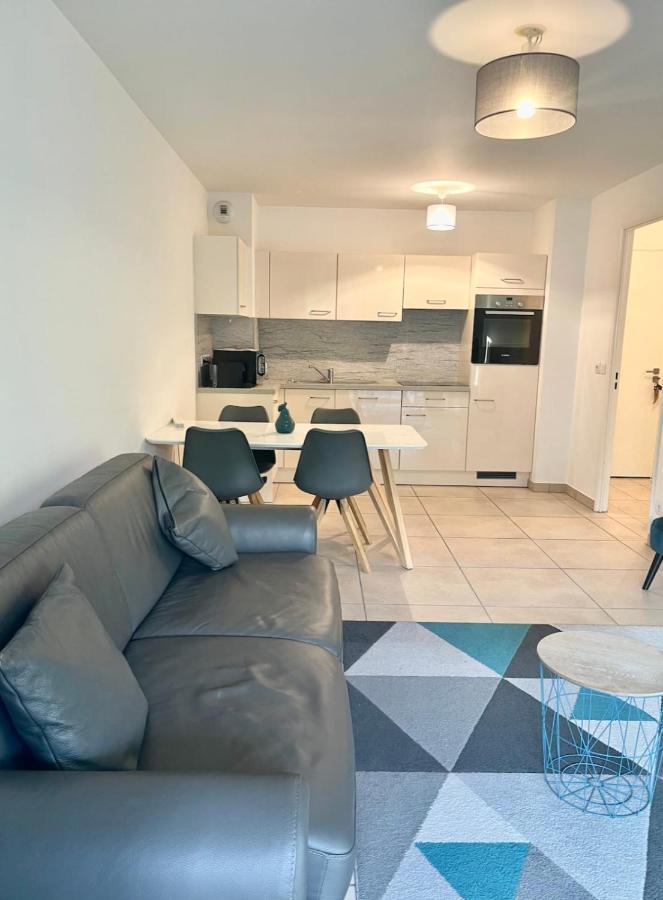 Oxford 1 Bedroom Apartment In A Brand New Building With A Pool Канны Экстерьер фото